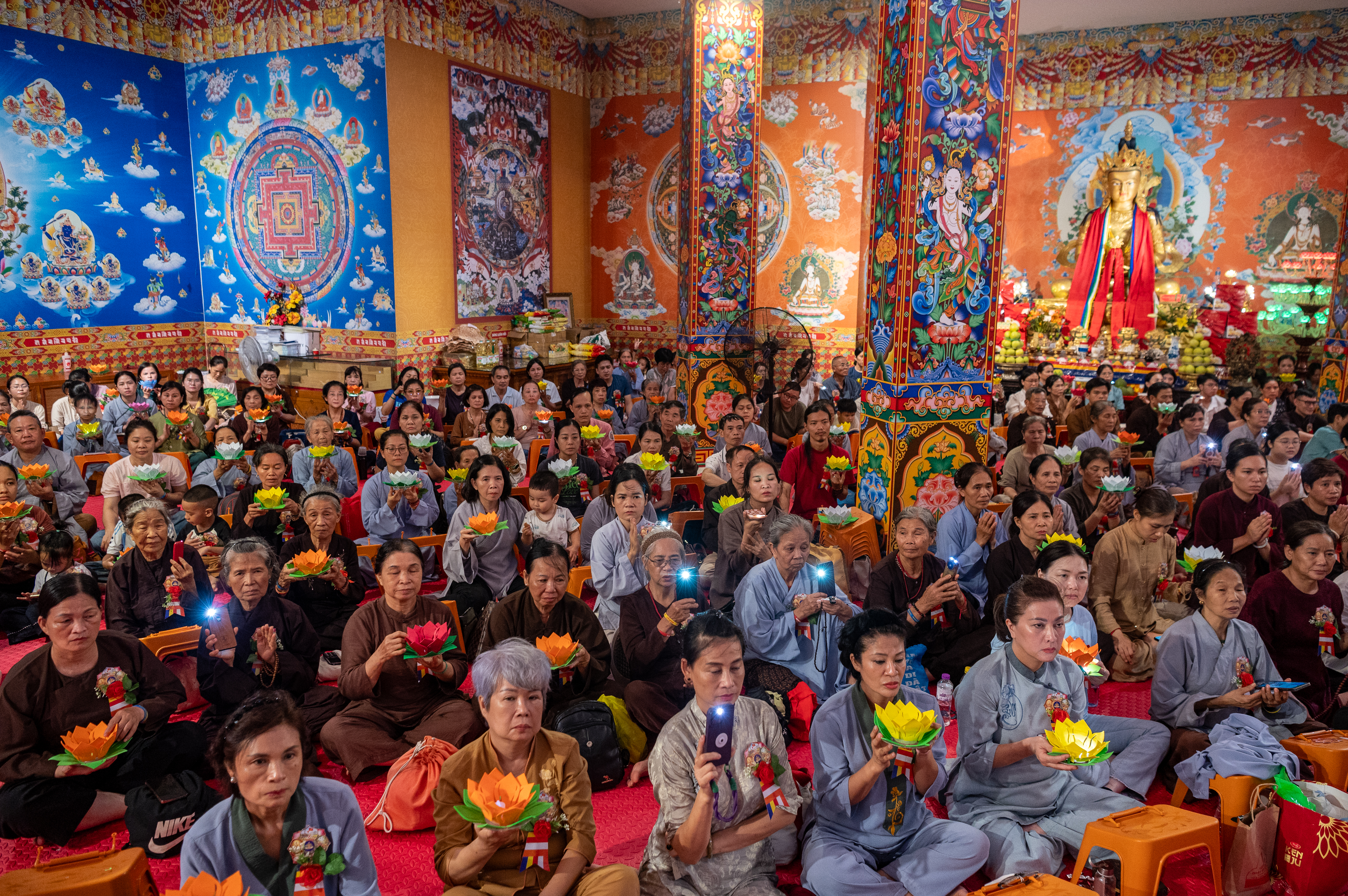 Large crowds attend Vu Lan ceremony at Mandala Tay Thien