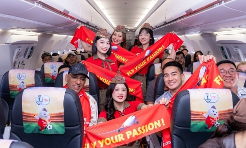 Vietjet's activities fuel passion for the Vietnamese national team on flights