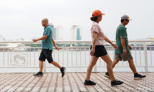 A doctor reveals five simple habits for a long, healthy life