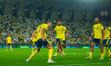 Ronaldo helps Al Nassr keep perfect record