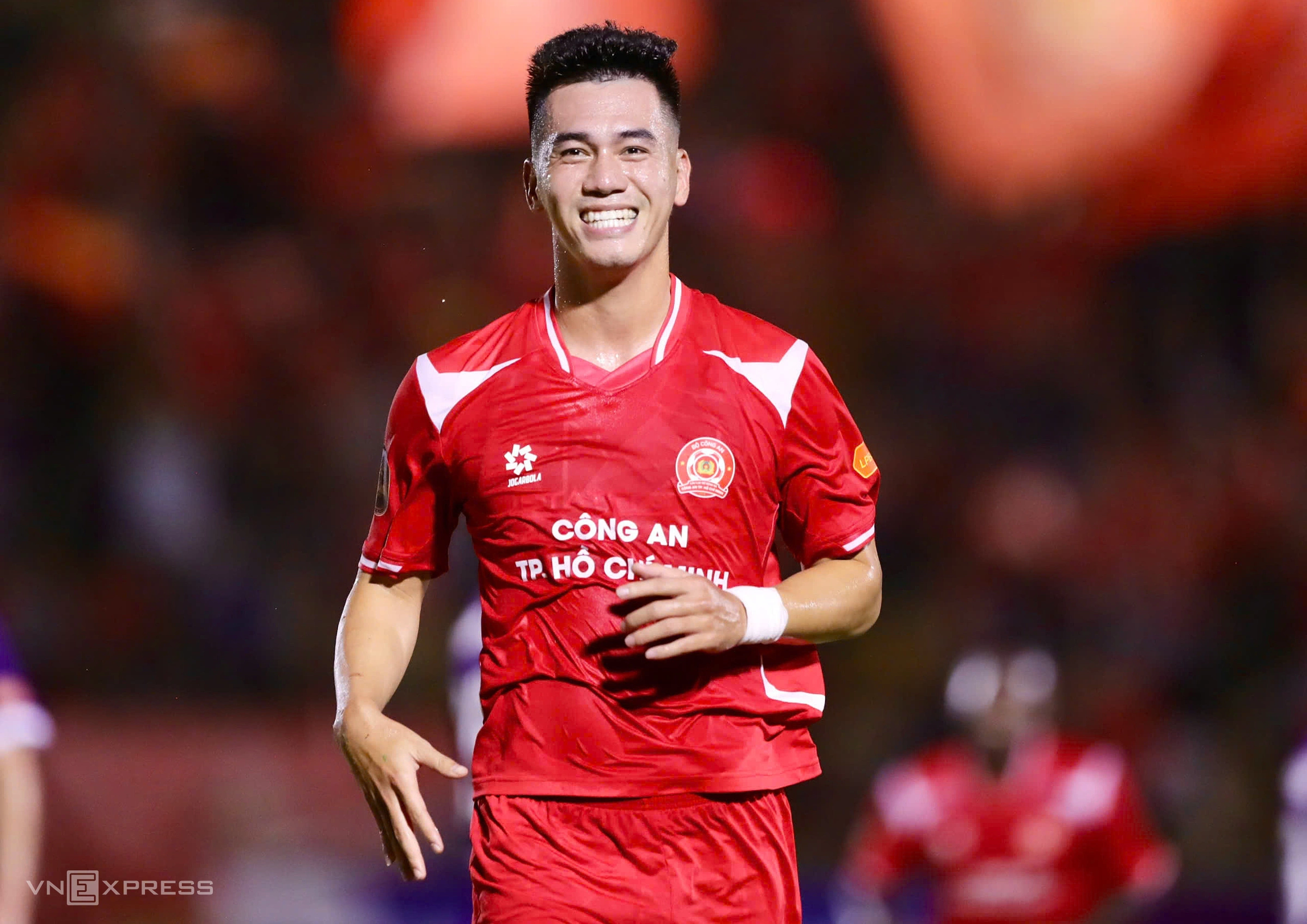 Cong An TP HCM ba-mot Ha Noi FC