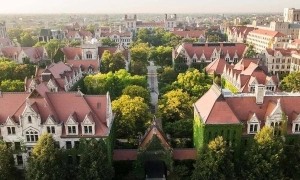 A top US university bans students from using AI, laptops, and phones