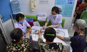 Experts warn of infection burden in older adults