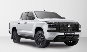 Mitsubishi Triton 4WD Premium launches, priced at 782 million VND