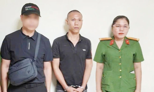 Man entices teenage girl to Laos, then flees wanted notice
