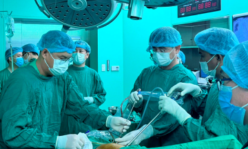 Binh Dan doctors travel to Ba Ria to save patient crushed by concrete