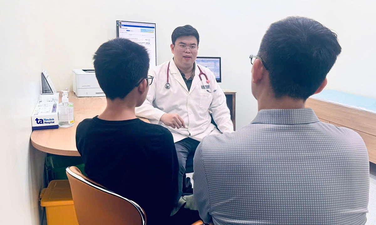 Teenager diagnosed with hypoparathyroidism due to chromosomal deletion