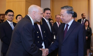 General Secretary and President proposes US businesses increase cooperation in energy, technology