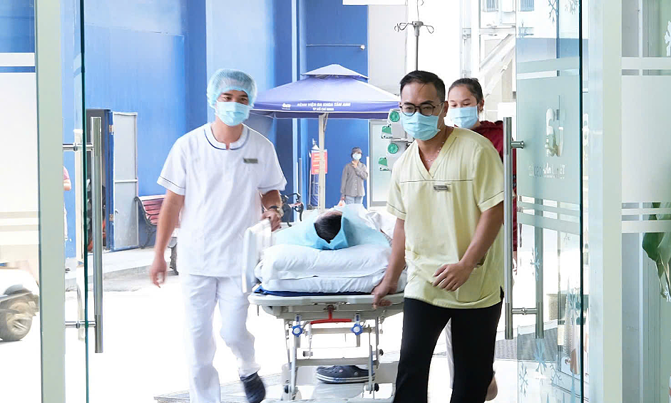 Should stroke patients be placed on their side during first aid?