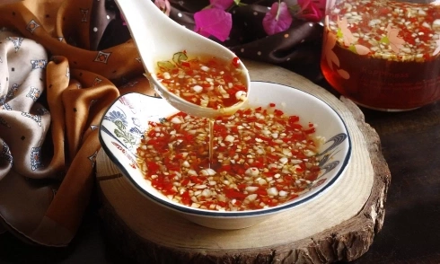 Garlic chili fish sauce ranks among the world's three best dipping sauces