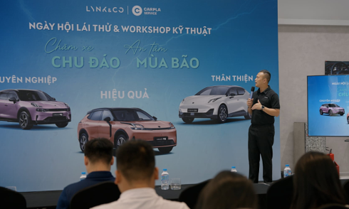 Lynk & Co car owners learn driving skills for the rainy season
