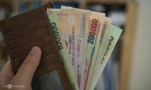 Publicize names of schools with excessive fees within three days