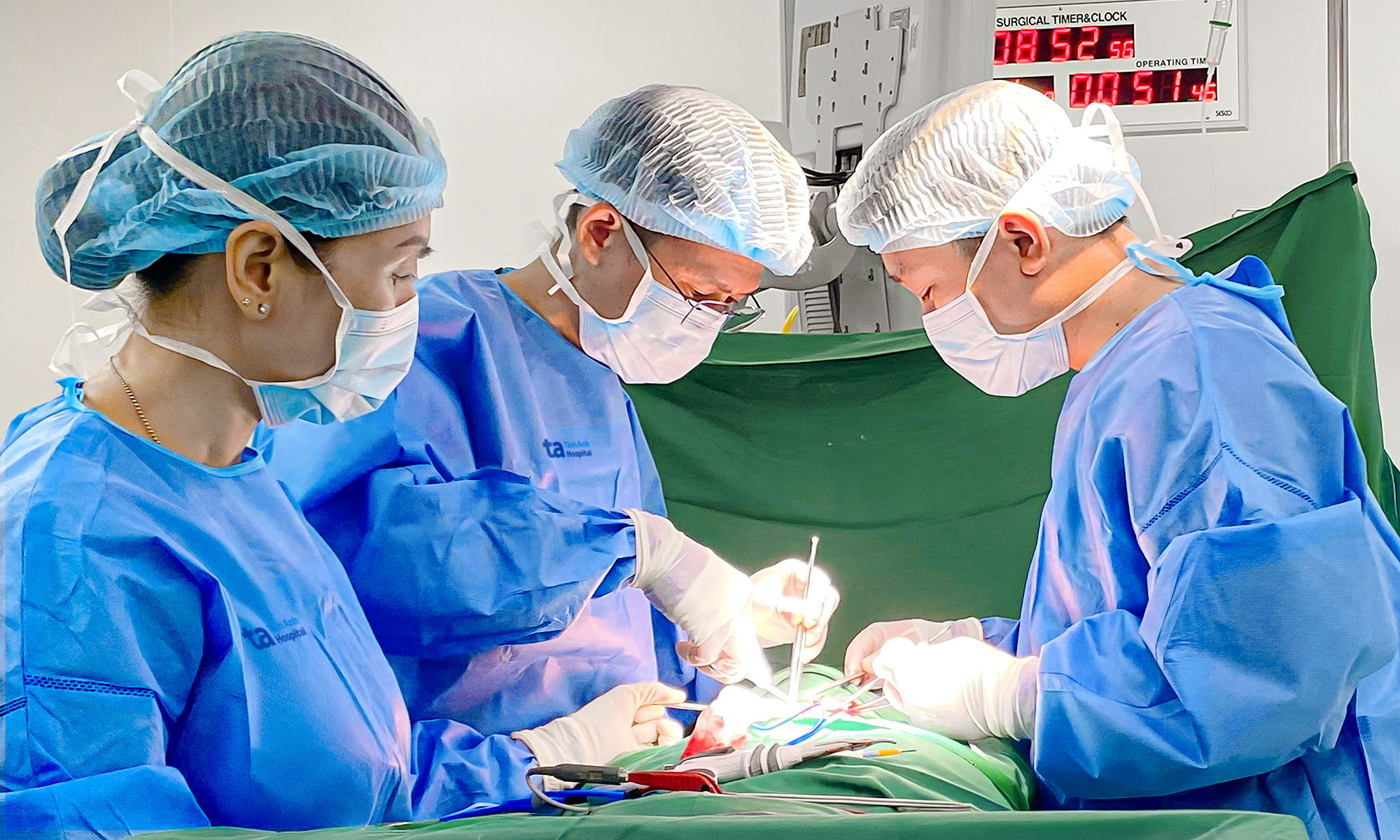 Woman diagnosed with over 10 thyroid tumors