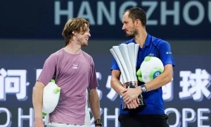 Medvedev apologizes to opponent after Hangzhou championship win