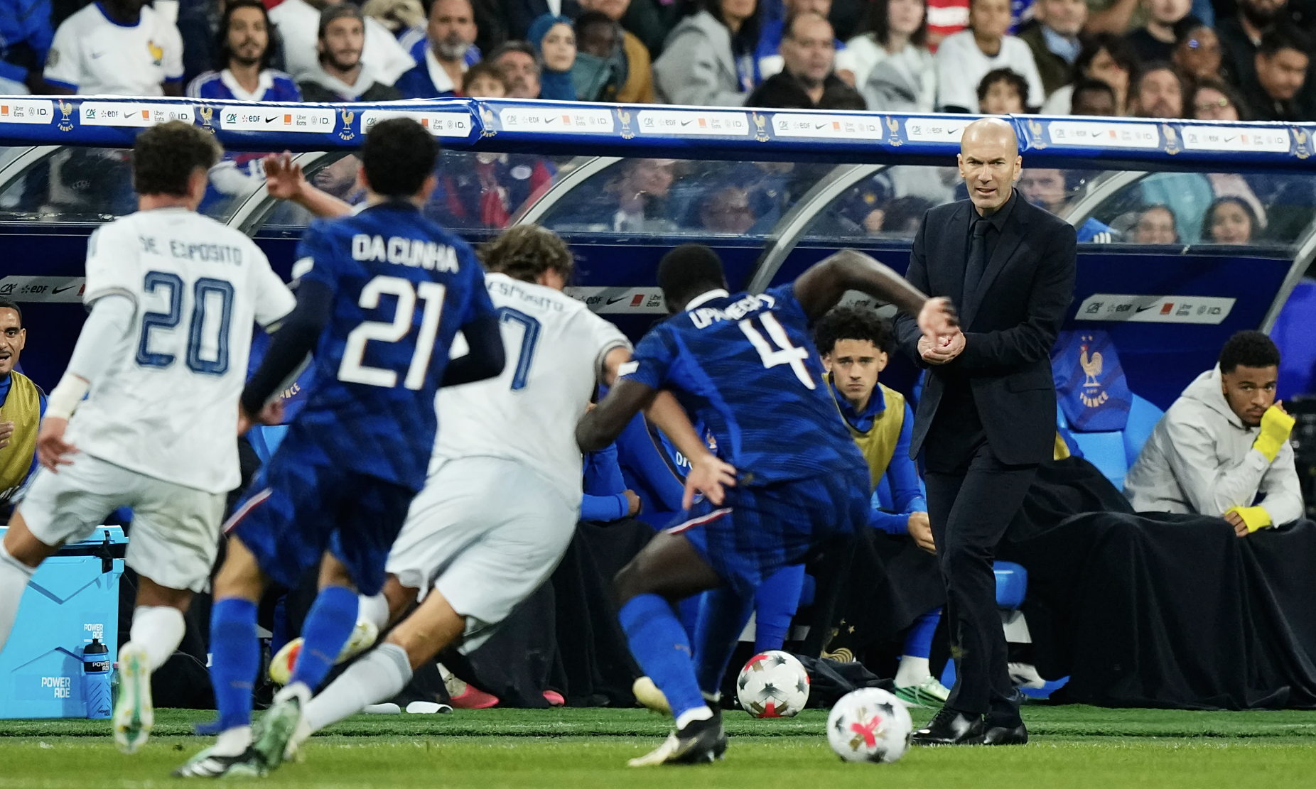 France held to draw by Italy on Zidane's home debut