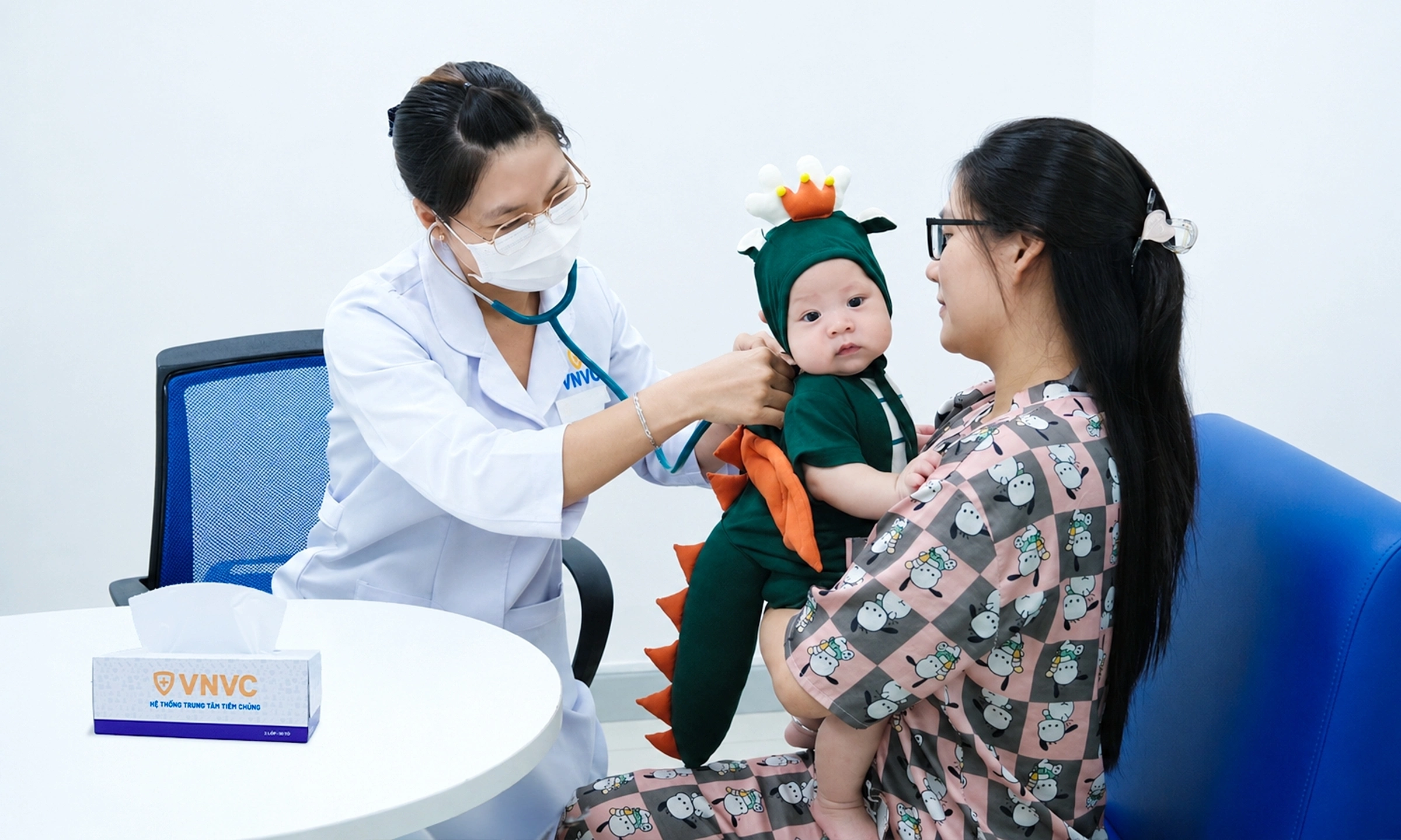 Does applying methylene blue help treat hand, foot, and mouth disease?