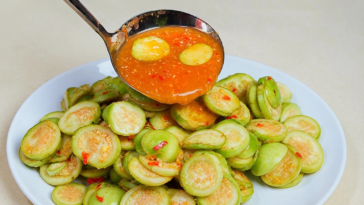 Is 'one eggplant equals three doses of medicine' true?