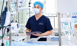 Elderly woman diagnosed with cerebral salt wasting syndrome