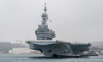 French nuclear aircraft carrier catches fire during maintenance