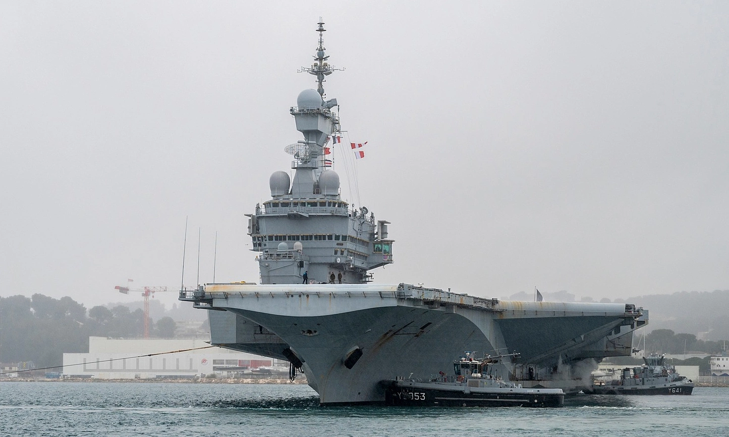 French nuclear aircraft carrier catches fire during maintenance