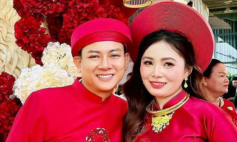 Hoai Lam welcomes his bride home