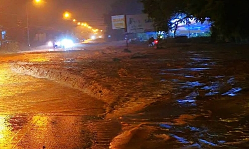 Red sand flood inundates mui ne overnight