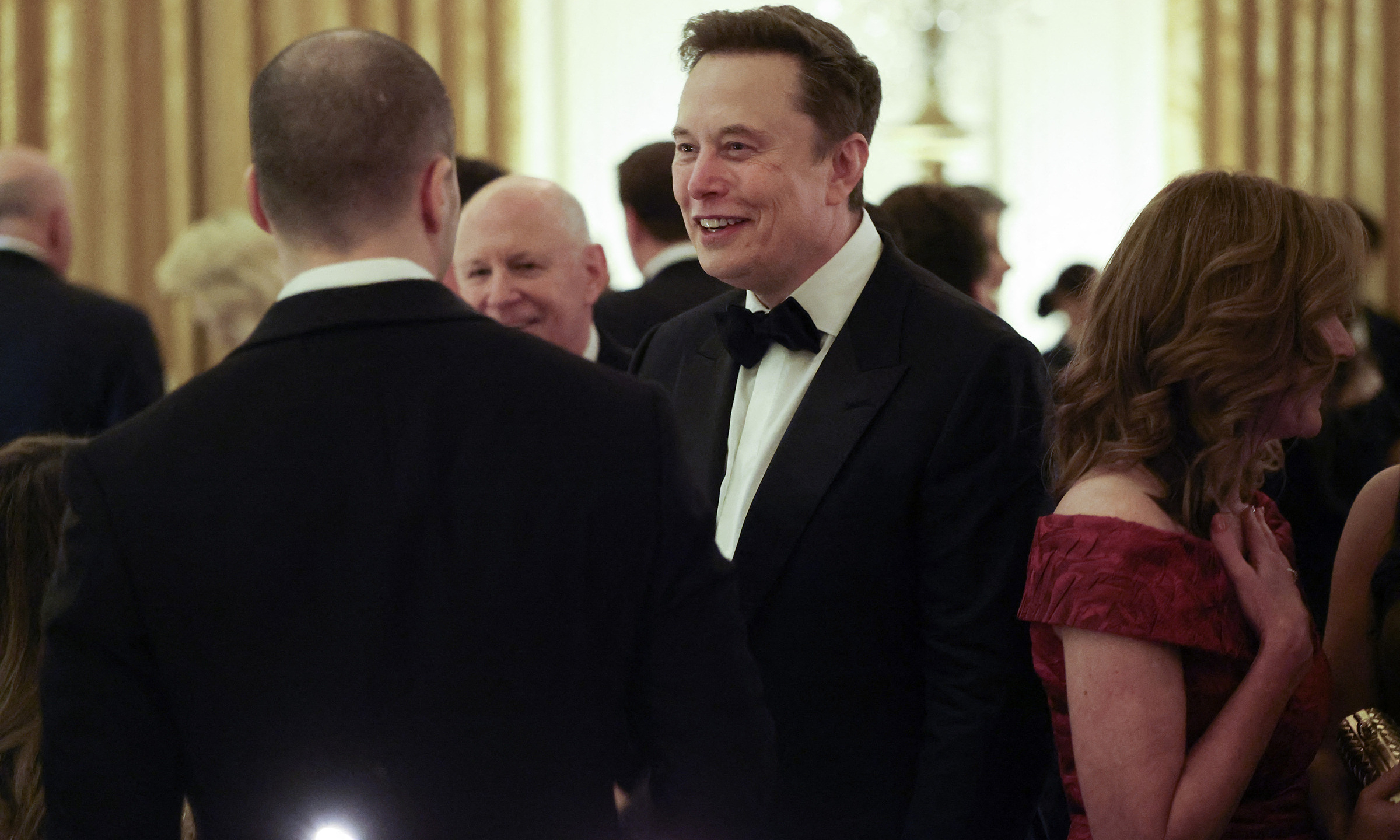 Elon Musk's net worth returns to USD 1 trillion mark