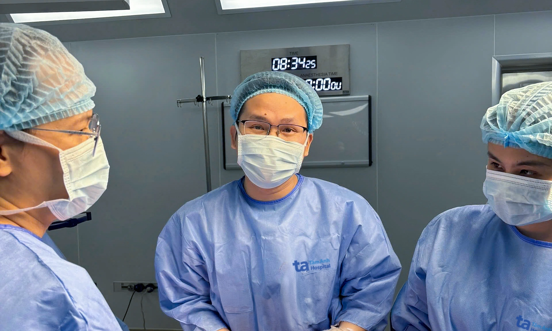 Emergency C-section for pregnant woman on anticoagulant medication