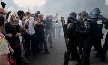 Protesters in France's 'dark day'