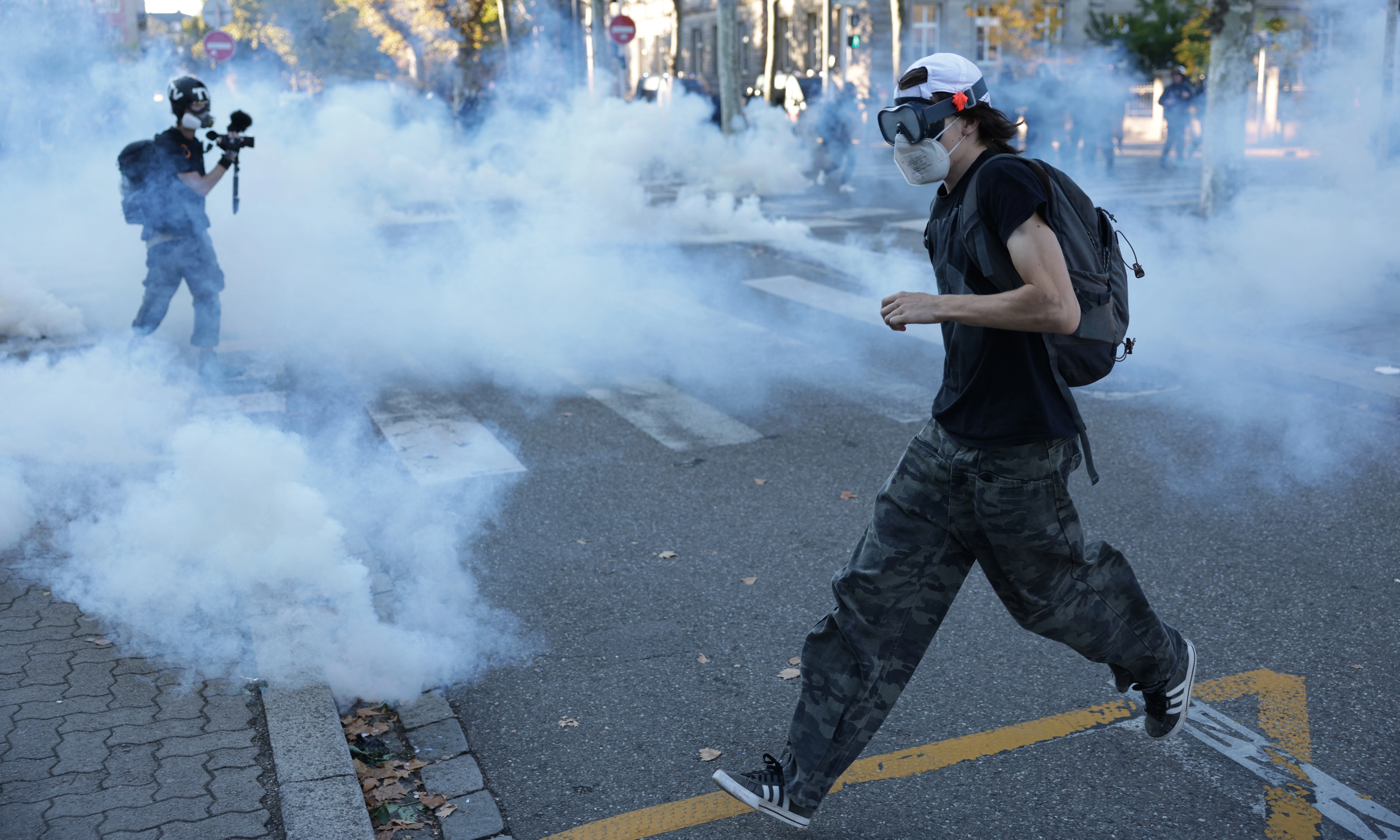 250,000 people simultaneously protest across France