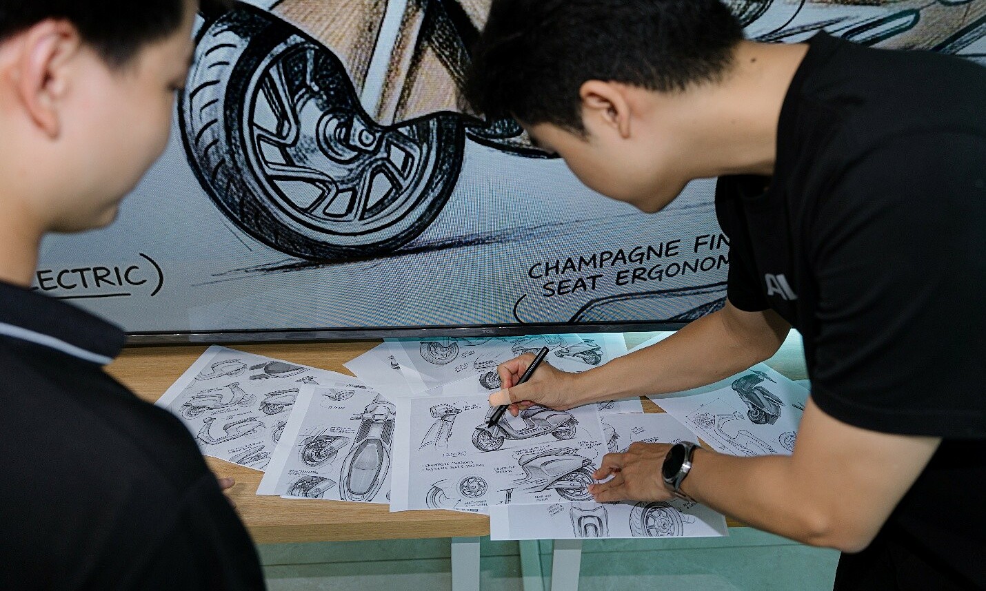 How do Vietnamese envision the future electric motorbike?