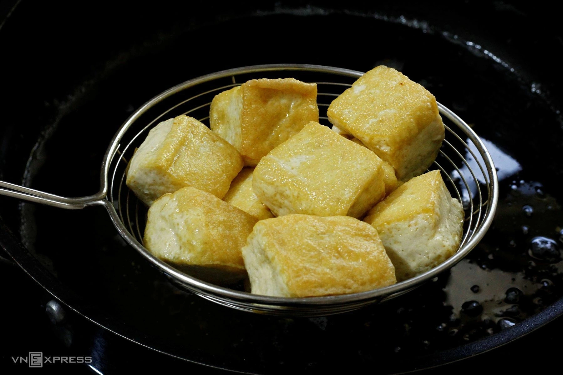 Tofu that is too firm, dries quickly – beware of gypsum, it can harm your health
