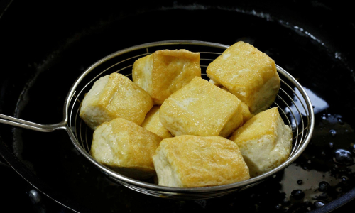 Tofu that is too firm, dries quickly – beware of gypsum, it can harm your health