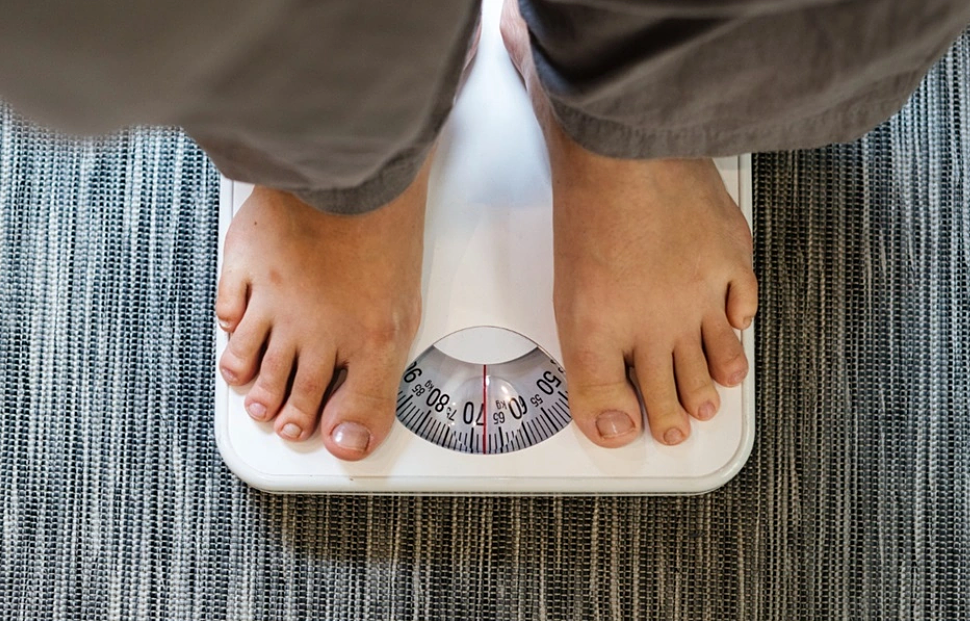 Weighing in the morning or evening: which yields the most accurate results?