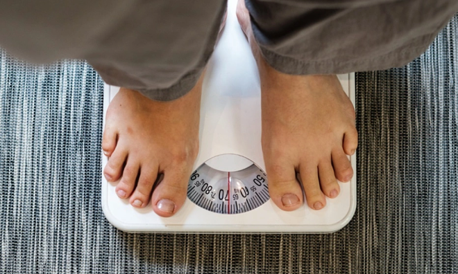 Weighing in the morning or evening: which yields the most accurate results?