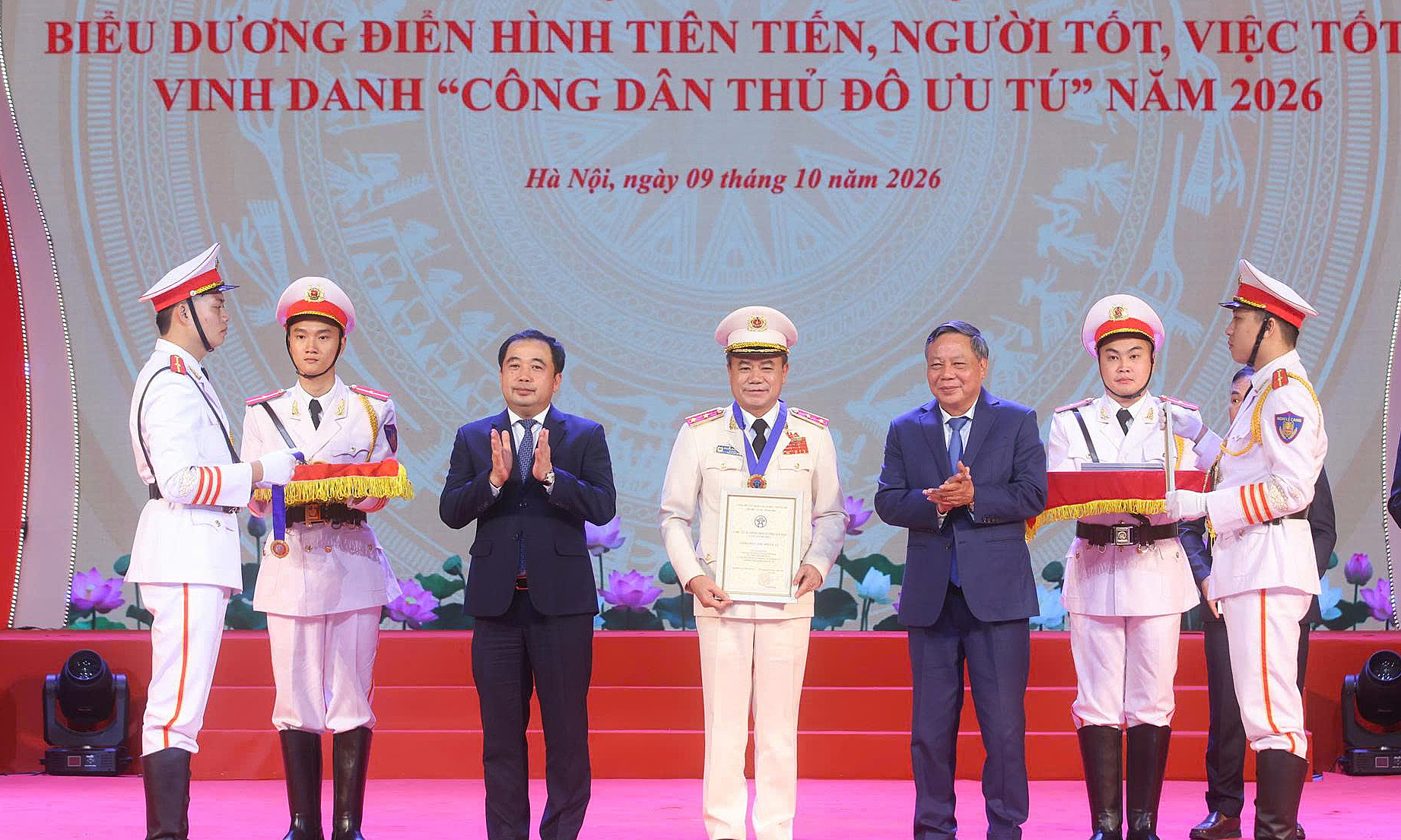 Lieutenant General Nguyen Thanh Tung named 'Outstanding Hanoi Citizen'