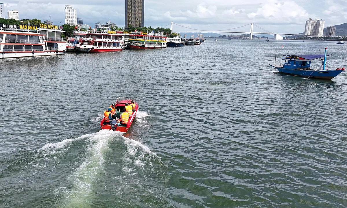 Da Nang trains 284 watercraft operators for storm and flood response