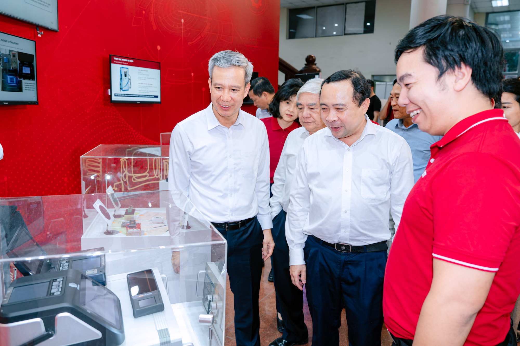 Hanoi University of Science and Technology's legacy through 'legendary' projects