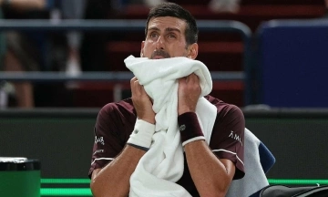 Djokovic loses opening match in Shanghai