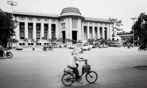 Hanoi's 1990s life through the lens of a British photographer