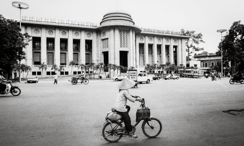 Hanoi's 1990s life through the lens of a British photographer
