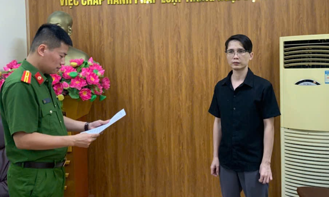 Car sales employee defrauds customers of over 1.1 billion VND by directing transfers to personal account