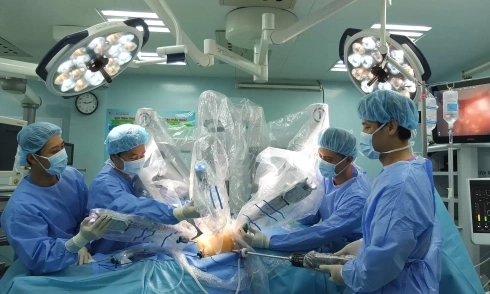 How can patients benefit from high-tech medicine?