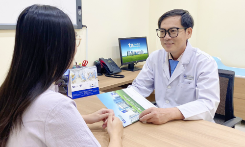 Does breast fibroadenoma increase breast cancer risk?