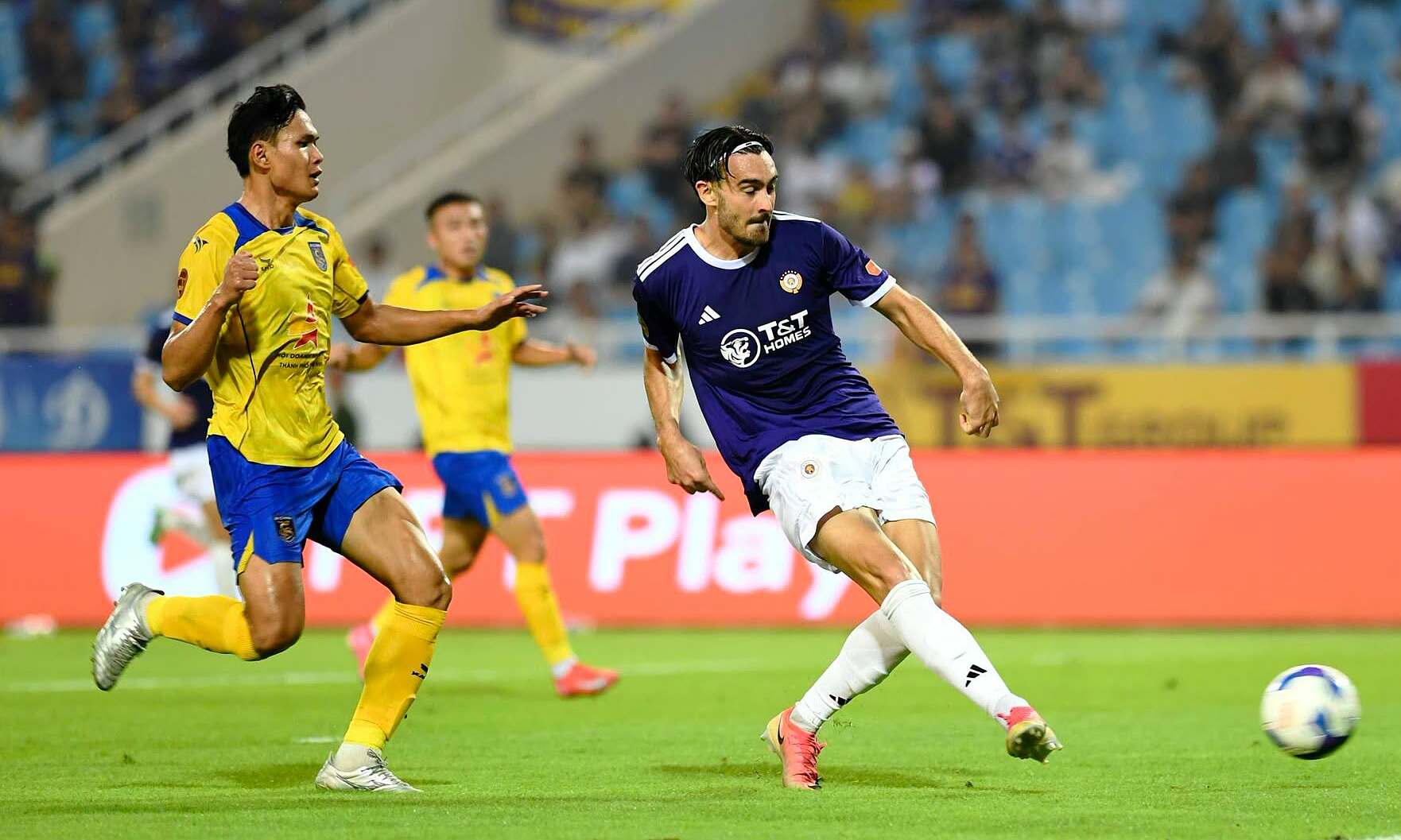 Ha Noi FC wins first match of 2026-2027 season