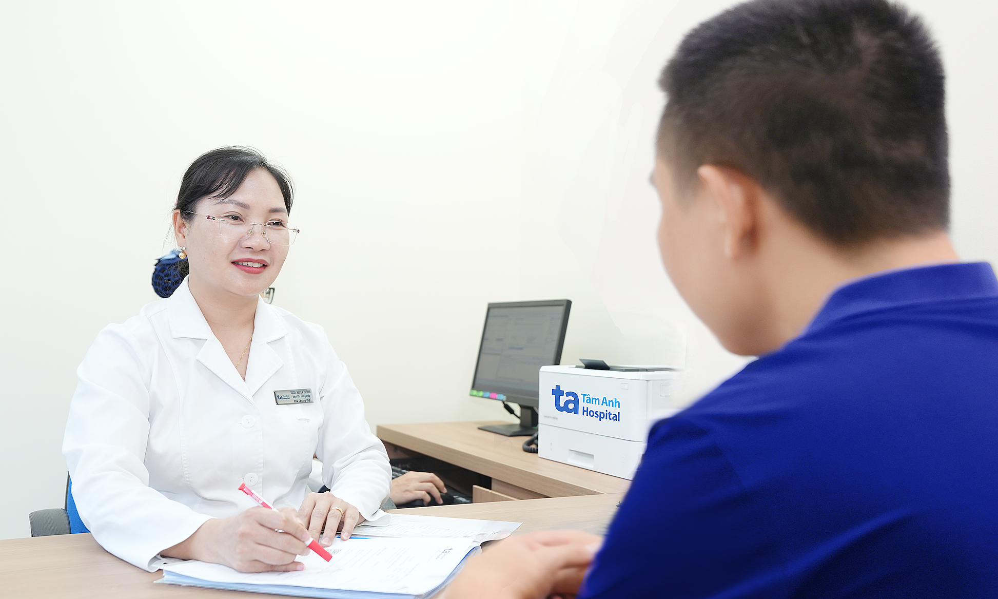Is repeated knee joint aspiration harmful?