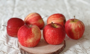 Five red and orange foods that help reduce cancer risk