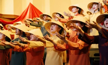 24 Vietnamese songs take the choir stage