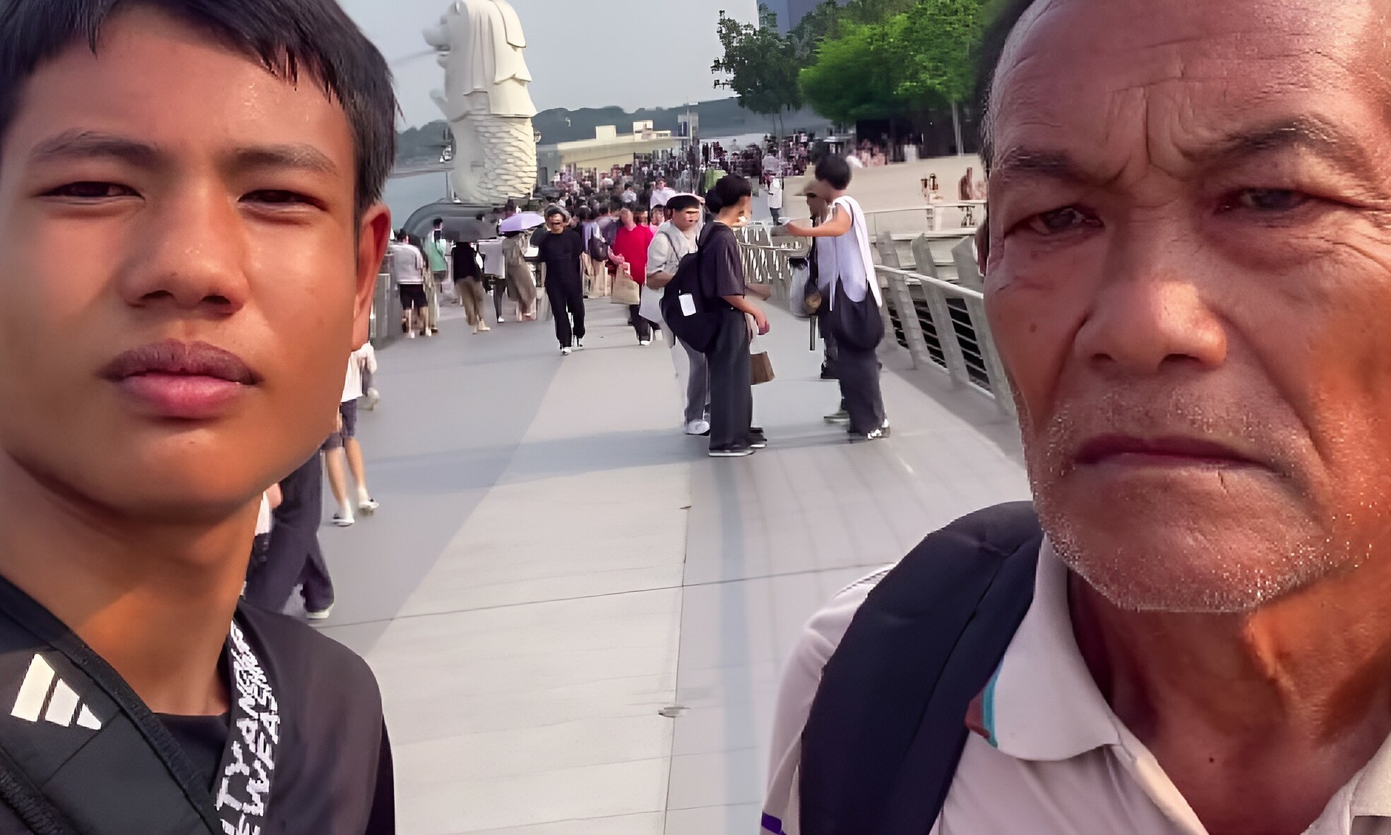 16-year-old grandson takes grandfather on a 2,000 km budget trip
