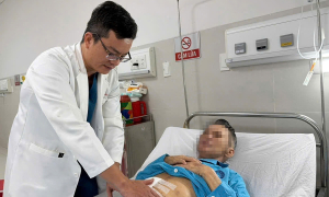 Narrow escape from death due to ruptured liver tumor causing massive hemorrhage